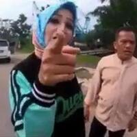 video-pasutri-pengendara-mobil-avanza-melawan-arah-marah-marah-pada-pemotor
