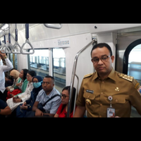 untuk-pertama-kali-ahok-naik-mrt-jakarta
