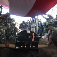 sutopo-dimakamkan-di-boyolali-dengan-tata-cara-militer