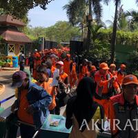 ratusan-pasukan-oranye-kegirangan-diajak-wisata-ke-dufan