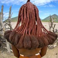 rambut-gimbal-dan-kulit-merah-suku-himba-kaokoland-afrika
