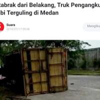 ditabrak-dari-belakang-truk-pengangkut-babi-terguling-di-medan