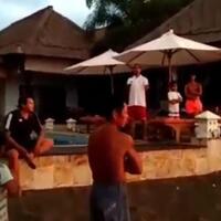 viral--turis-asal-arab-larang-warga-lokal-bali-main-di-pantai-buleleng-bali