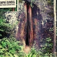 mirip-vagina-raksasa-tempat-wisata-tempik-gundul-viral-porno