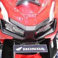 honda-adv-150-handling-dan-suspensi-oke-punya-layak-dibeli