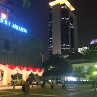 jakarta-diguncang-gempa-anies-dan-pns-di-balai-kota-berlarian-keluar
