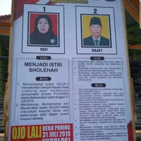 pasutri-di-gresik-maju-bersaing-di-pilkades-poster-visi-misi-sang-istri-boleh-juga