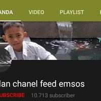 bocah-bagikan-selebaran-channel-youtube-demi-biayai-orangtua-naik-haji
