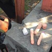 petugas-syok-temukan-satu-set-dildo-mengambang-di-kali