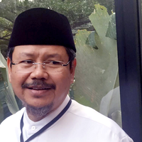 mantan-jubir-hti-ajak-ulama-tinggalkan-demokrasi