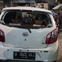 kafe-nobar-psm-persija-di-tebet-diserang-mobil-dan-motor-rusak