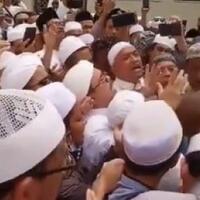 beredar-video-rizieq-pimpin-doa-pemakaman-mbah-moen-abu-janda-hoax