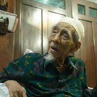 bukan-rizieq-doa-pemakaman-mbah-moen-dipimpin-ulama-makkah