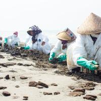 gubernur-jabar-jamin-nelayan-karawang-segera-dapat-ganti-rugi