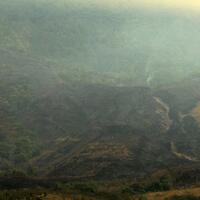 api-belum-padam-kebakaran-gunung-ciremai-berstatus-darurat