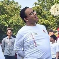 anies-baswedan-ketahuan-makan-soto-di-pinggir-jalan-begini-pesan-ustadz-yusuf-mansur