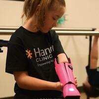 perkenalkan-hero-arm-tangan-robot-penuh-warna-untuk-disabilitas