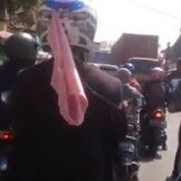 viral-video-celana-dalam-diatas-helm-pengendara-motor-bikin-ngakak-gan