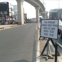 dishub-dki-bagi-selebaran-sosialisasi-perluasan-ganjil-genap