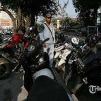 tarif-parkir-sepeda-motor-di-jalan-abdullah-lubis-medan-rp-10-ribu