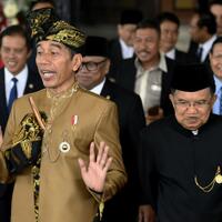 jokowi-imbau-studi-banding-via-ponsel-bukan-ke-luar-negeri