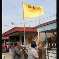 gilanya-kambuh-sihidin-kibarkan-bendera-pki-di-depan-rumah-saat-hut-ri