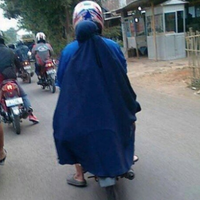 baju-gamis-tersangkut-gir-motor-seorang-ibu-jatuh-kemudian-meninggal