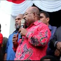 lukas-enembe-minta-mahasiswa-papua-tidak-lakukan-tindakan-anarkisme