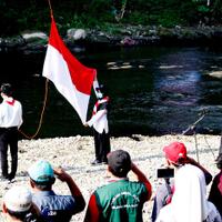 polisi-buru-pengibar-bendera-bulan-bintang-di-banda-aceh