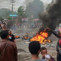 manokwari-rusuh-menyusul-dugaan-tindakan-rasis-di-surabaya