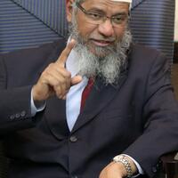 zakir-naik-kini-tuntut-4-tokoh-malaysia-minta-maaf-dalam-48-jam
