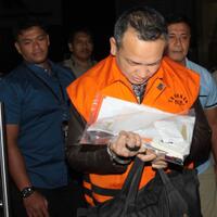 kpk-tetapkan-3-tersangka-usai-ott-di-yogya-1-jaksa-buron