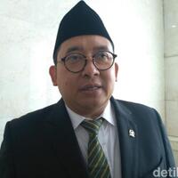 fadli-zon-pakai-pin-emas-kw-ini-alasan-ya