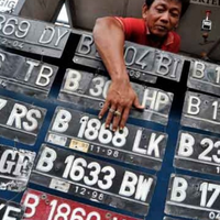 polisi-ilegal-pakai-pelat-nopol-pinggir-jalan-bakal-ditilang