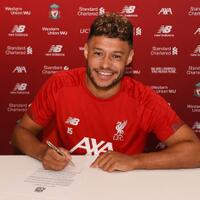 resmi-teken-kontrak-baru-oxlade-chamberlain-seperti-pemain-anyar-liverpool-musim-ini