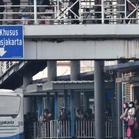 cek-hari-ini-titik-akhir-4-rute-transjakarta-di-stasiun-pasar-senen-alami-perubahan