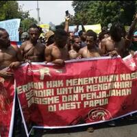 aliansi-mahasiswa-papua--pak-jokowi-kami-bosan-dengan-minta-maaf