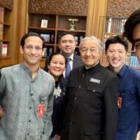 heboh-gojek-di-malaysia-soal-syariat-islam-pesaing-lokal-gaya-duduk
