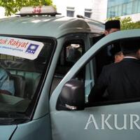 hadiri-pelantikan-naik-angkot-politisi-pan-ini-solusi-kemacetan-dan-polusi