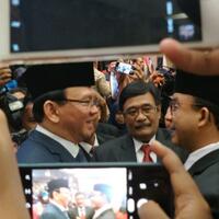 saat-anies-cipika-cipiki-dengan-ahok-dan-djarot