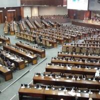 ketua-dpr-bacakan-surat-pindah-ibu-kota-jokowi-kepada-bangku-kosong