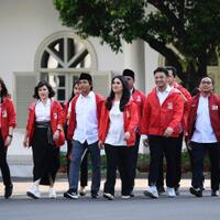 fraksi-psi-dprd-dki-tolak-pin-emas-kenakan-kuningan