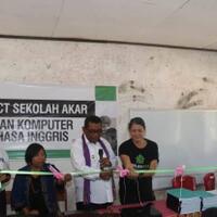 wakil-bupati-lembata-resmikan-tempat-kursus-komputer-dan-bahasa-inggris