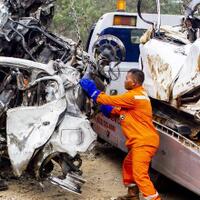 pengakuan-sopir-truk-yang-selamat-di-cipularang-teman-saya-remnya-blong