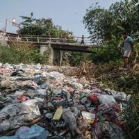 kali-jambe-penampung-sampah-di-bekasi