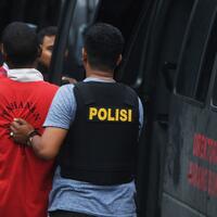 urusan-paspor-sulit-polisi-kejar-veronica-koman-via-interpol