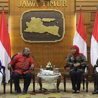 ratusan-mahasiswa-papua-pulang-lukas-enembe-kebingungan