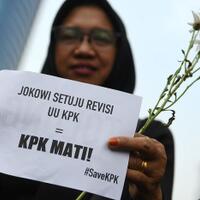jokowi-bisa-kehilangan-kepercayaan-publik-jika-setujui-revisi-uu-kpk
