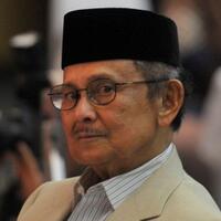 habibie-meninggal-jokowi-melayat-di-rspad-gatot-soebroto