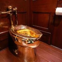 toilet-emas-18-karat-senilai-rp-83-miliar-dicuri